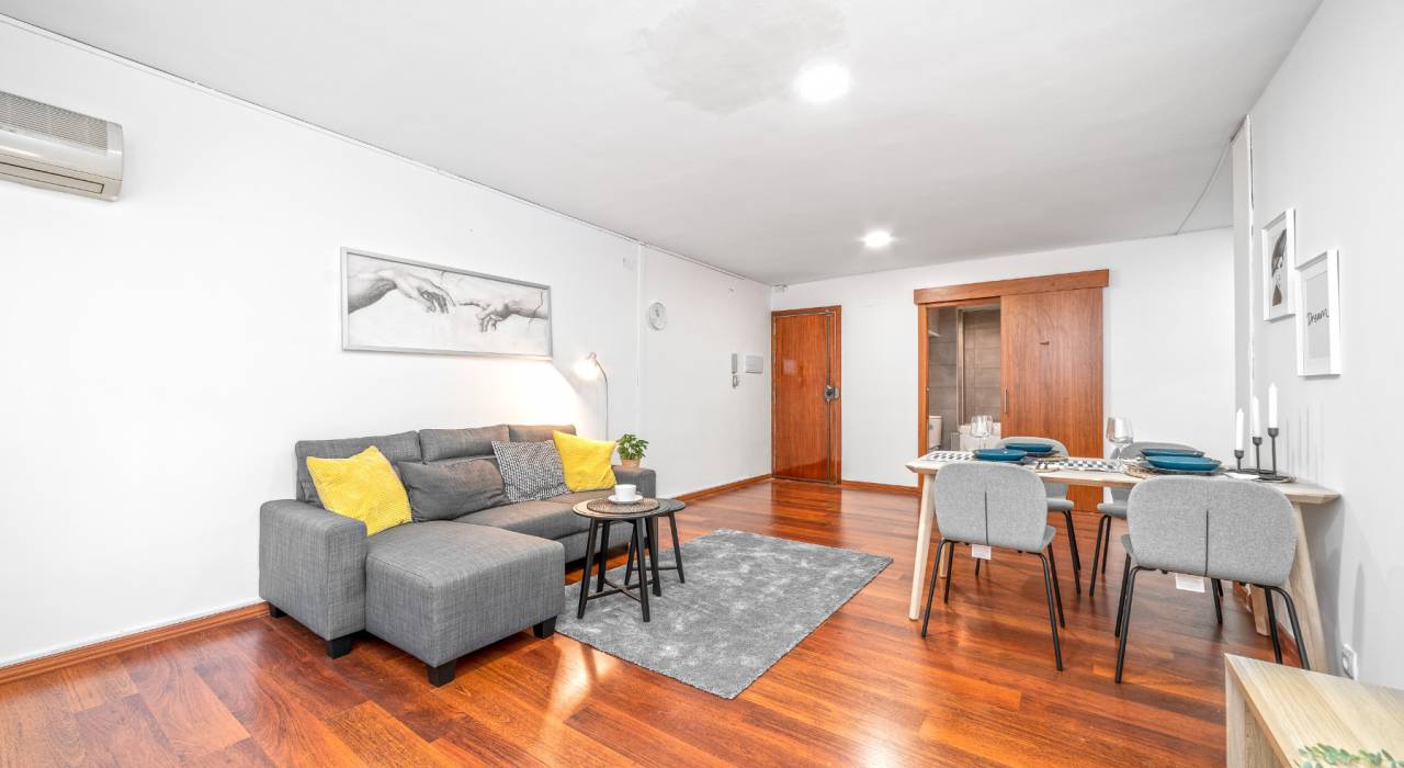 Alquiler a largo plazo - Apartamento/Piso - Barcelona  - Barcelona