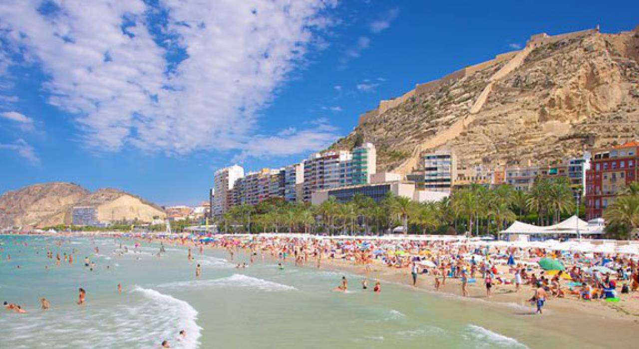 Auglýsing - Hotel - Alicante