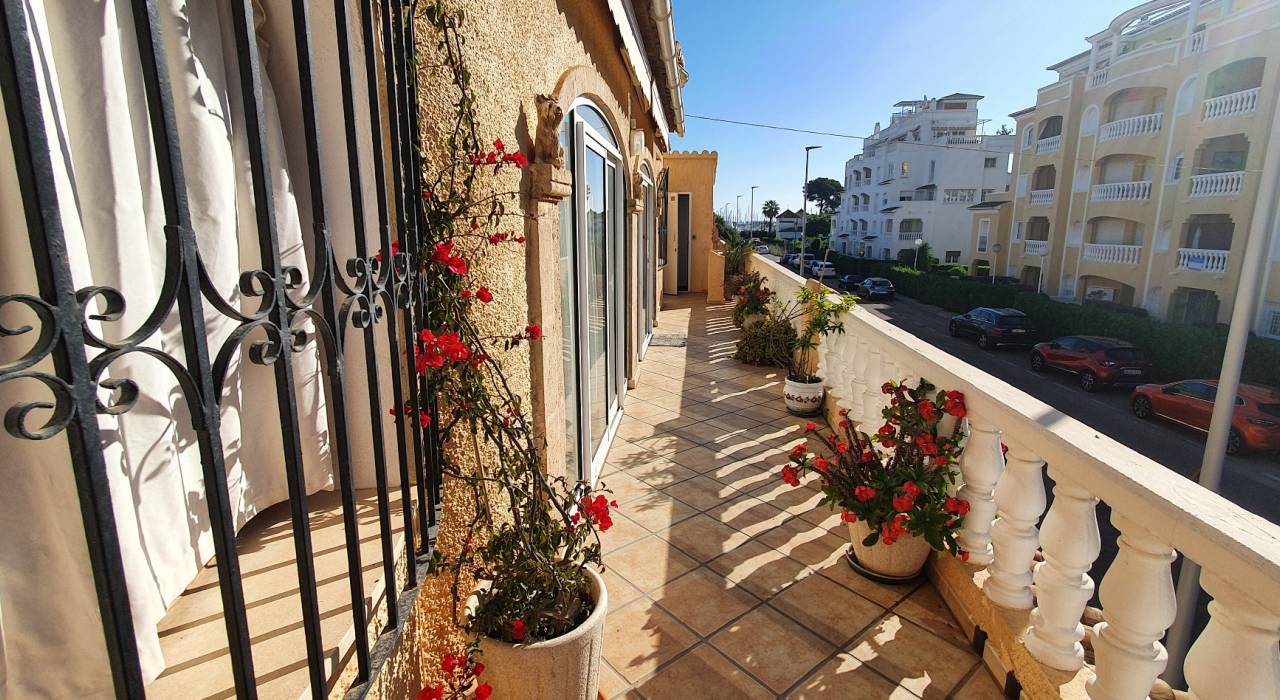 Sale - Apartment/Flat - Denia