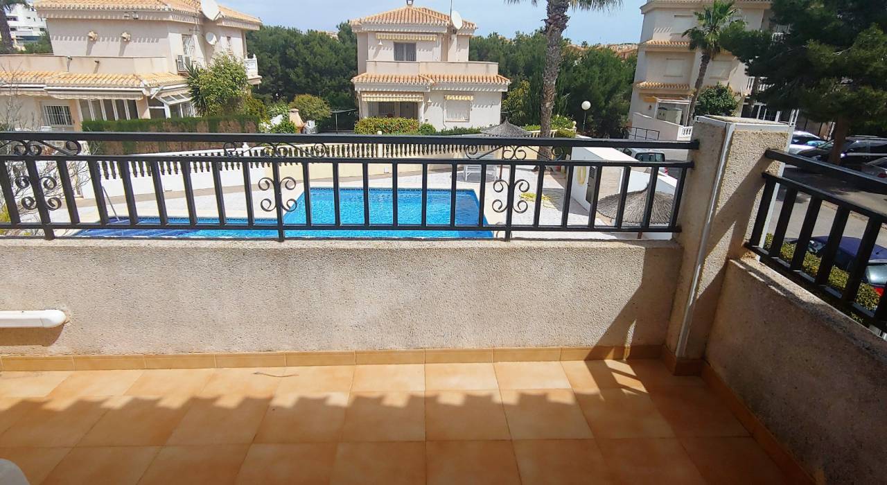 Sale - Chalet - Orihuela Costa - Playa Flamenca