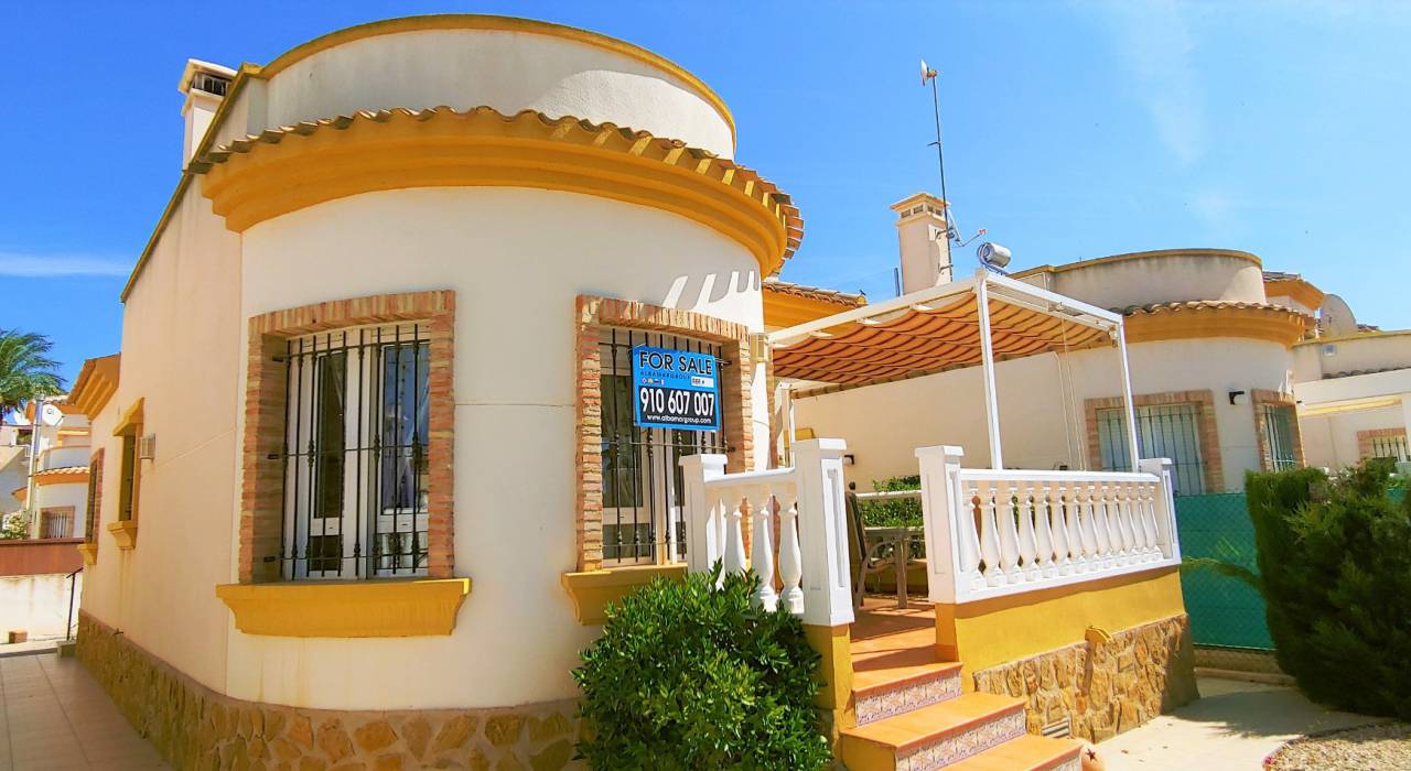 Sale - Villa - Guardamar del Segura - El Raso