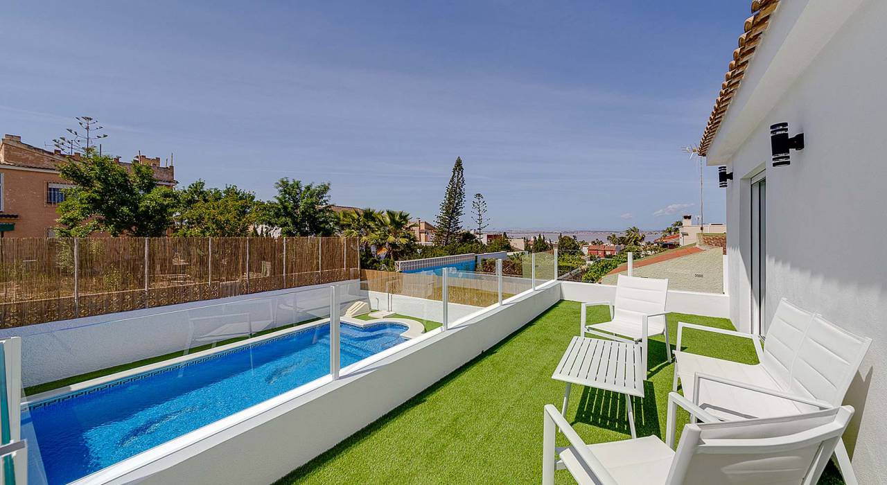 Sale - Villa - Torrevieja - Los Balcones