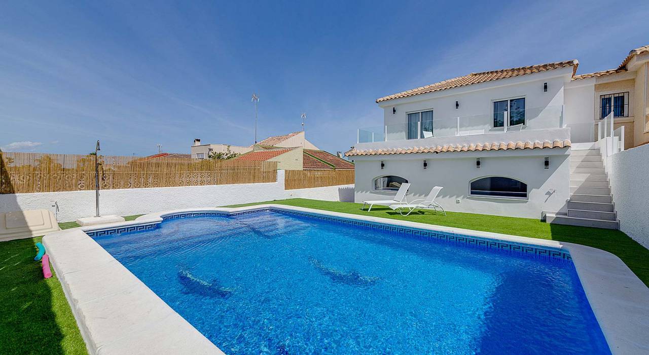 Sale - Villa - Torrevieja - Los Balcones