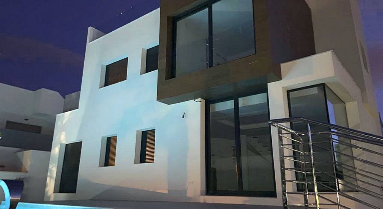 Venta - Villa - Torrevieja