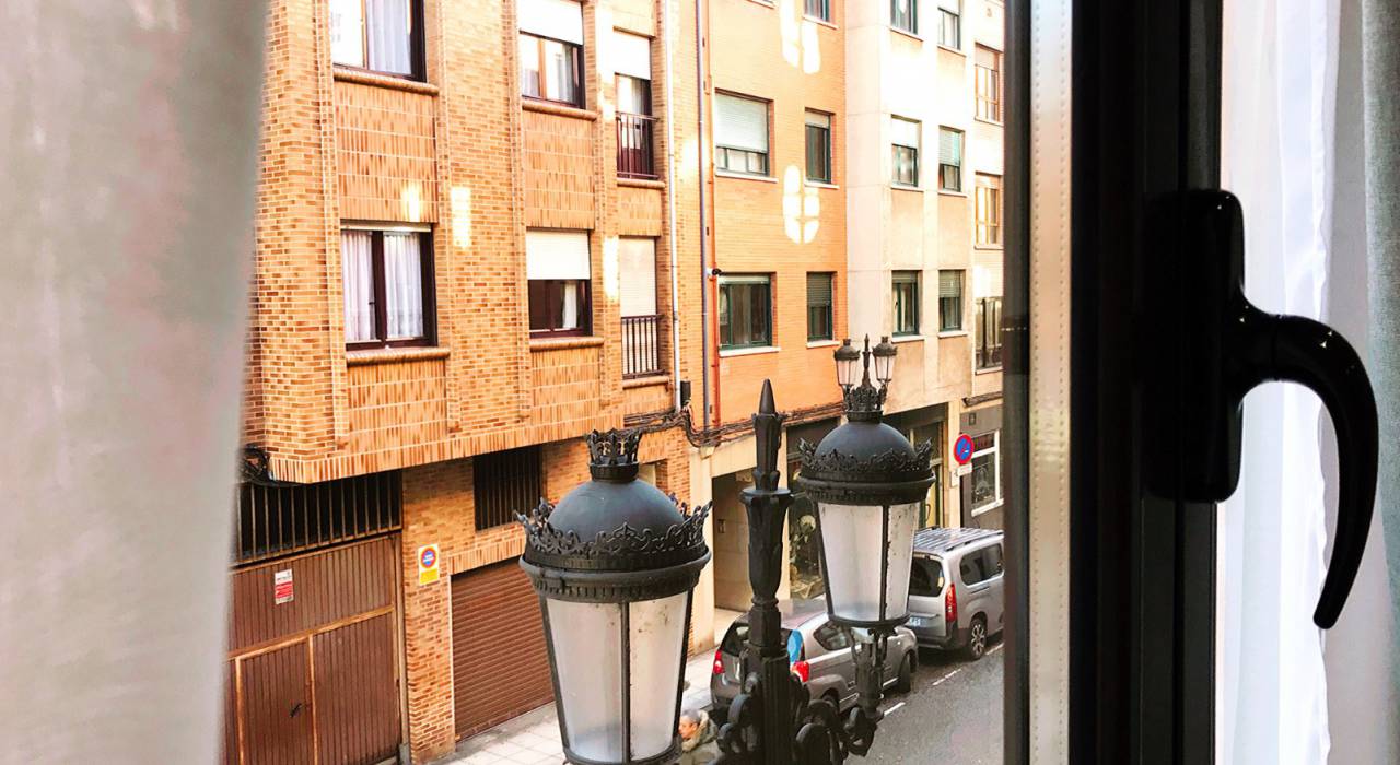 Alquiler a largo plazo - Apartamento/Piso - Oviedo - Fozaneldi-Tenderina
