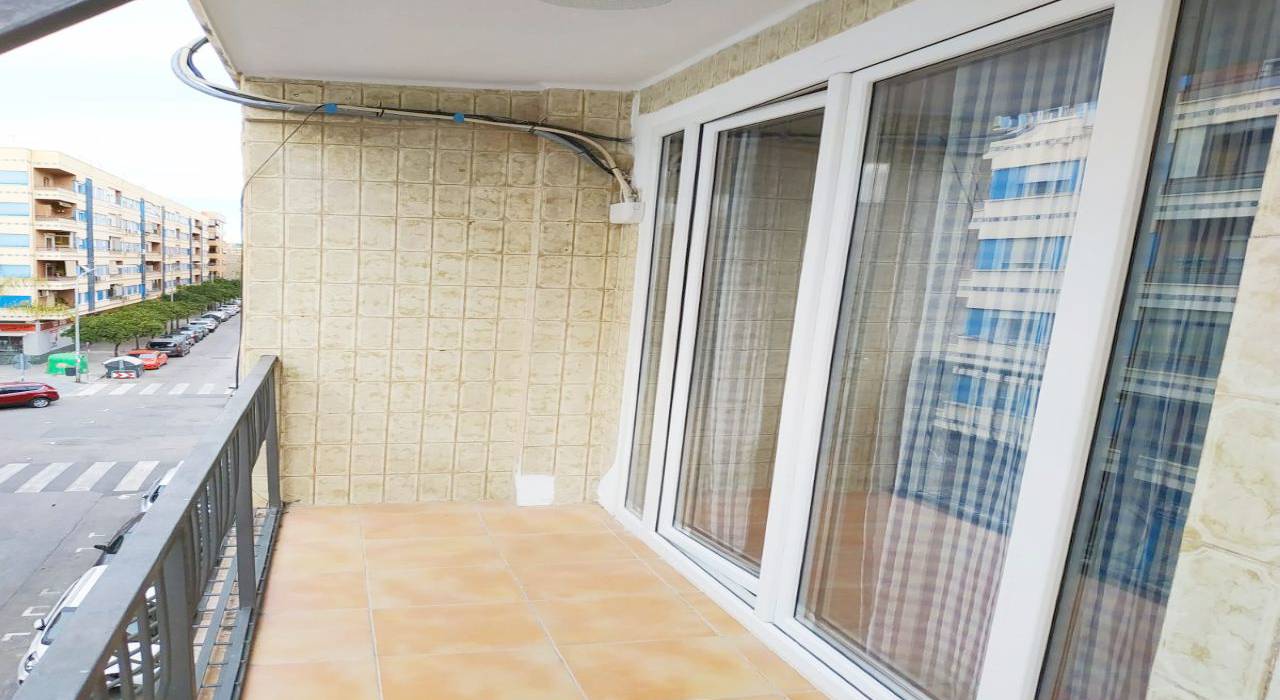 Alquiler a largo plazo - Apartamento/Piso - Valencia - Benicalap