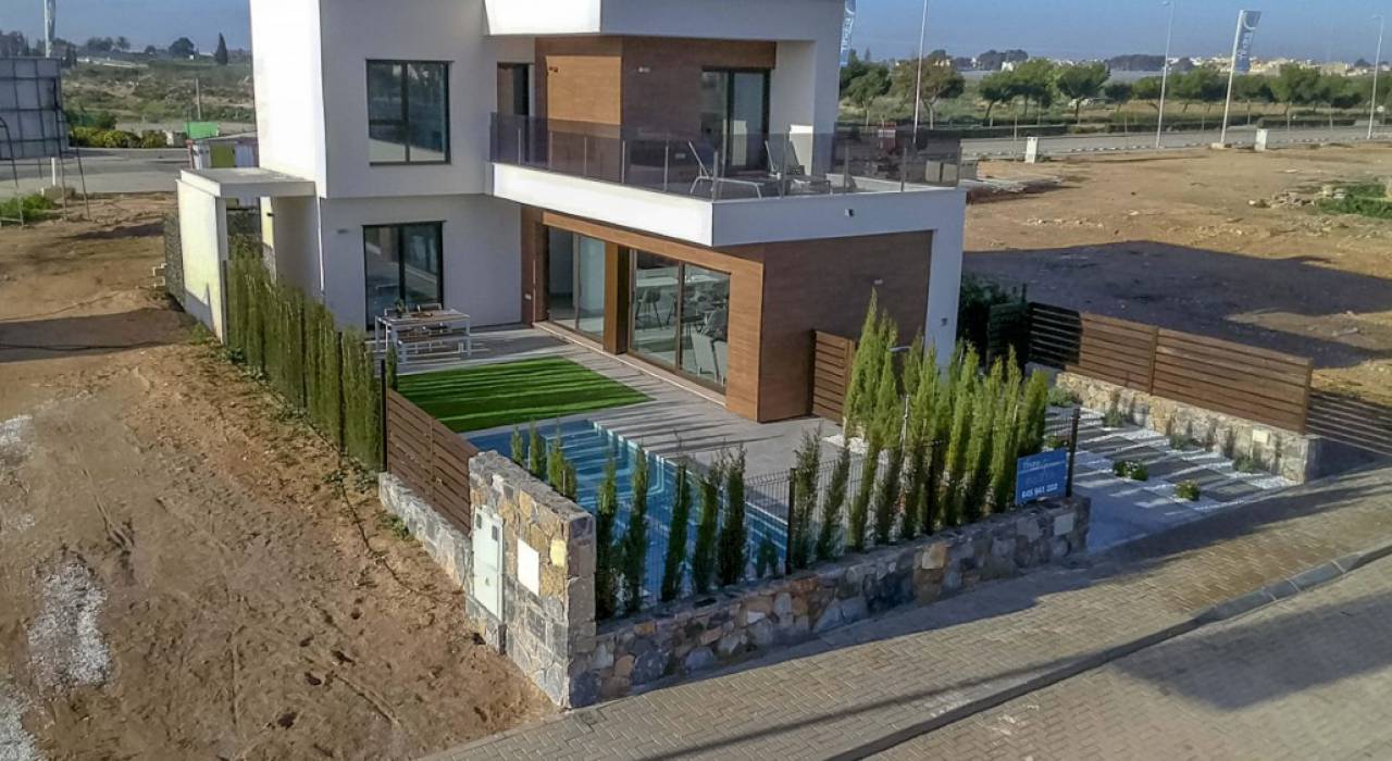 Nueva construcción  - Villa - Los Alcazares - Roda