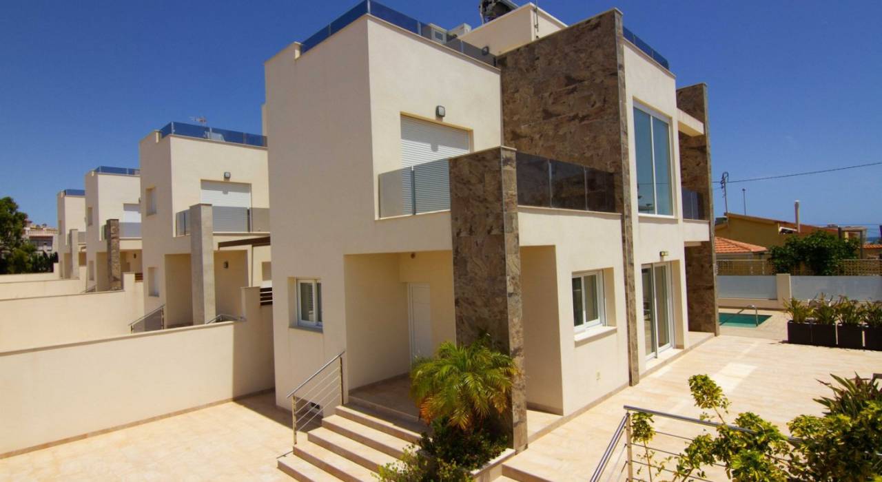 Nýbygging - Villa - Torrevieja - Las Calas