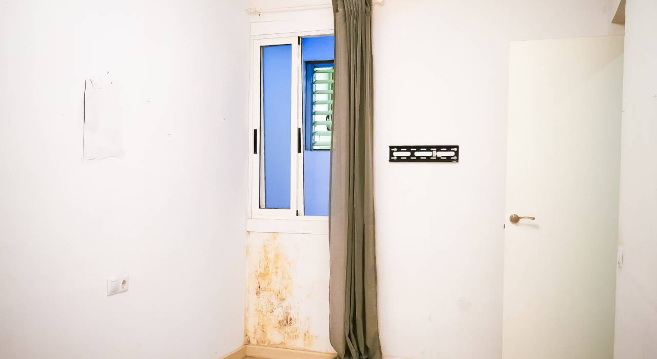 Sale - Apartment/Flat - Barcelona  - Barcelona