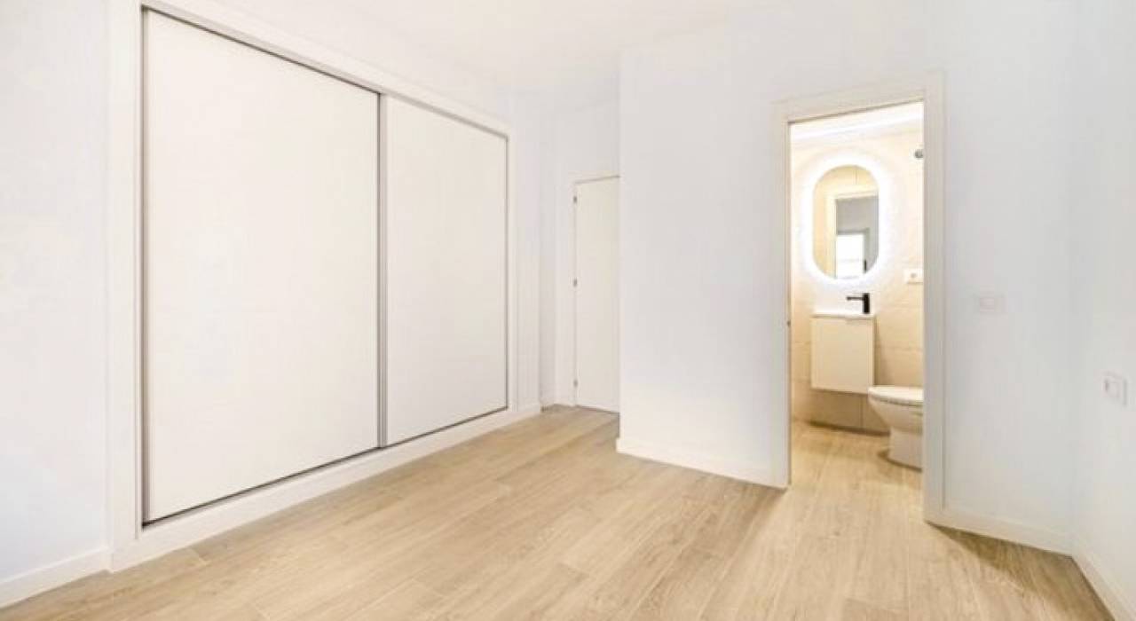 Sale - Apartment/Flat - Estepona