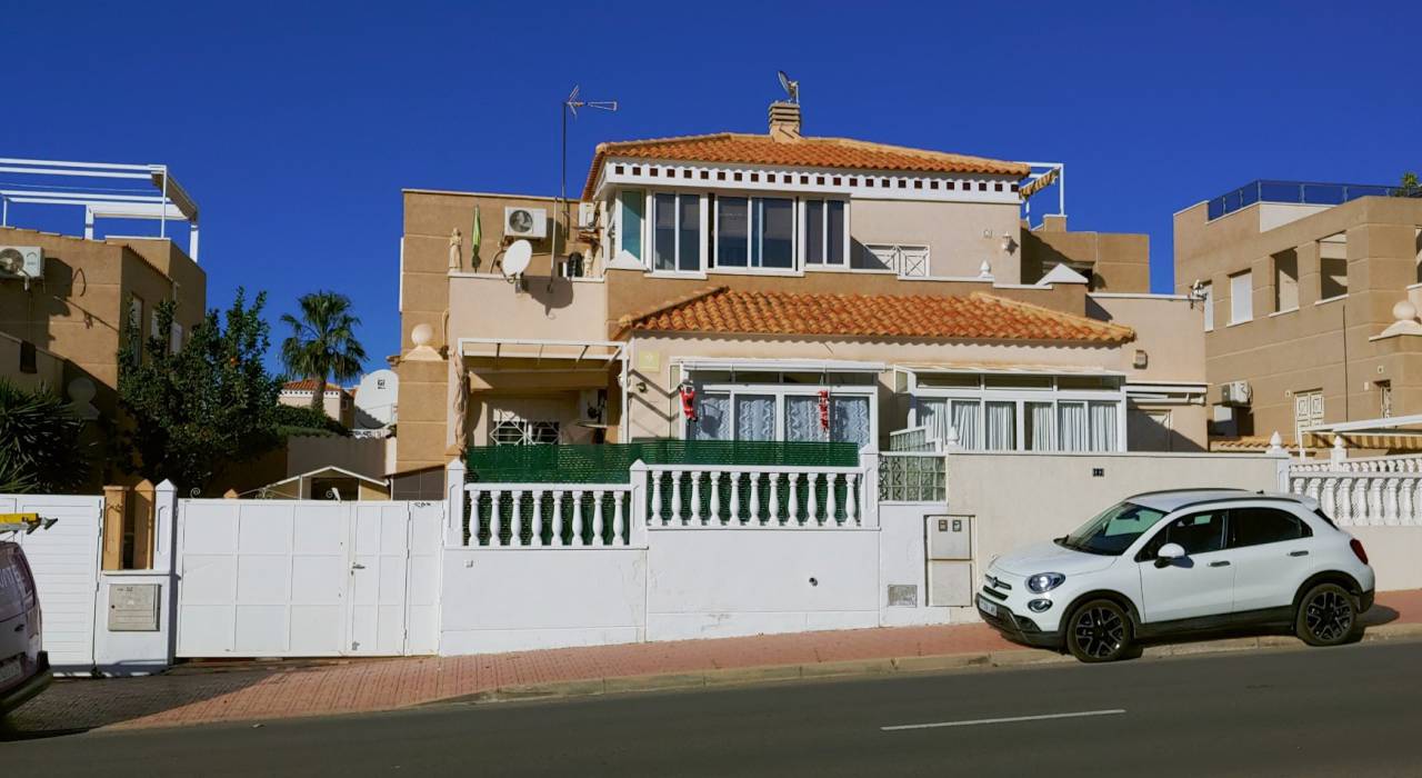 Sale - Chalet - Torrevieja - Torreblanca