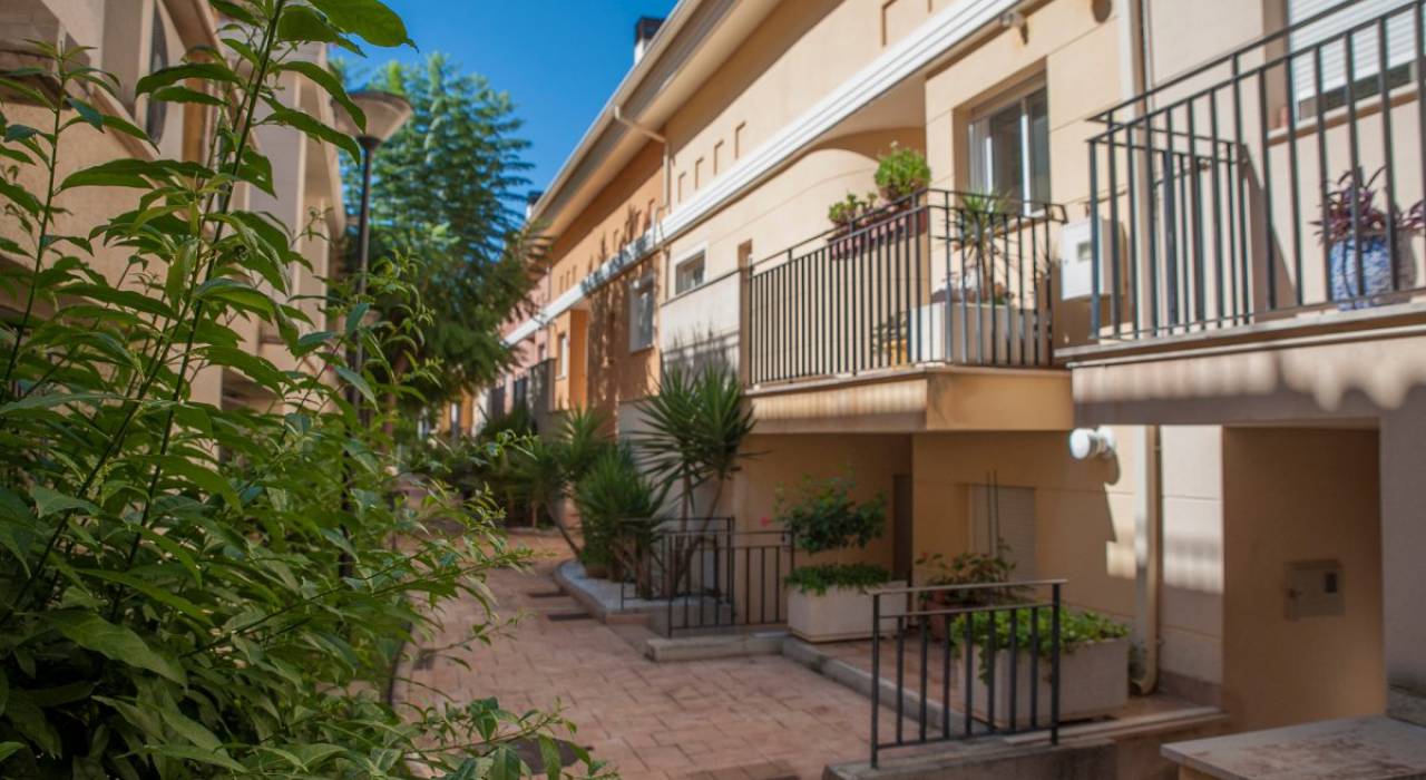 Sale - Townhouse - Chiva