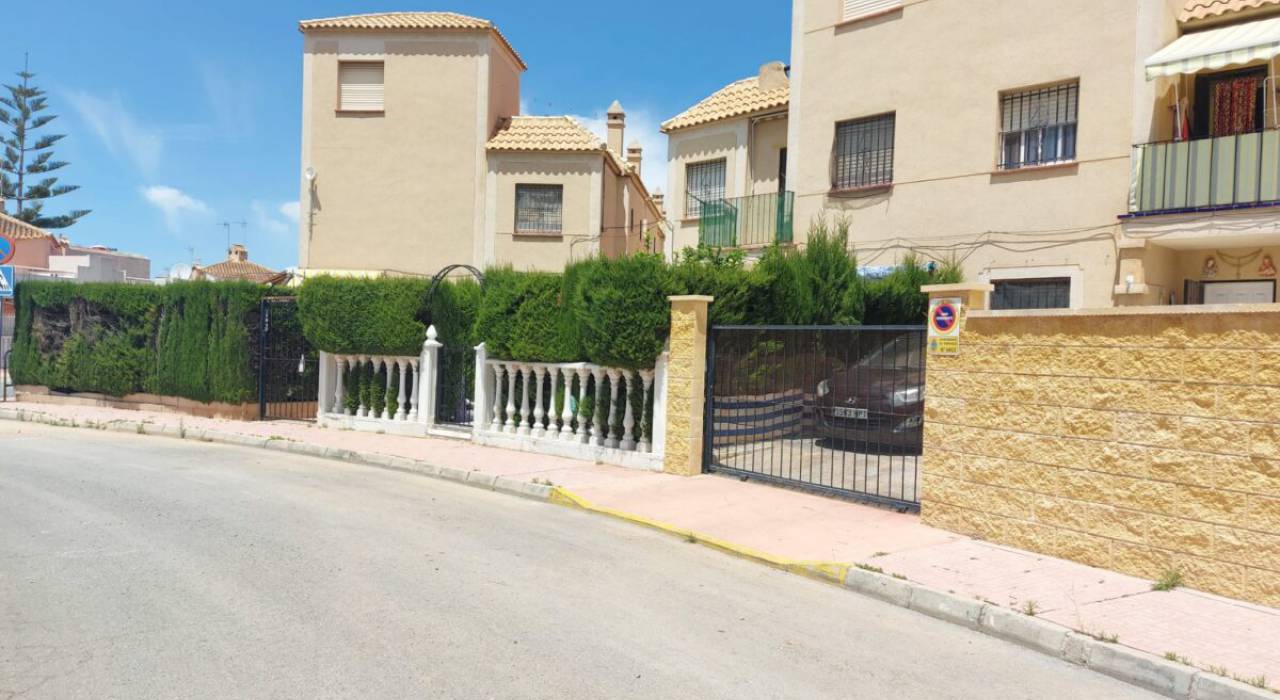 Sale - Townhouse - Torrevieja