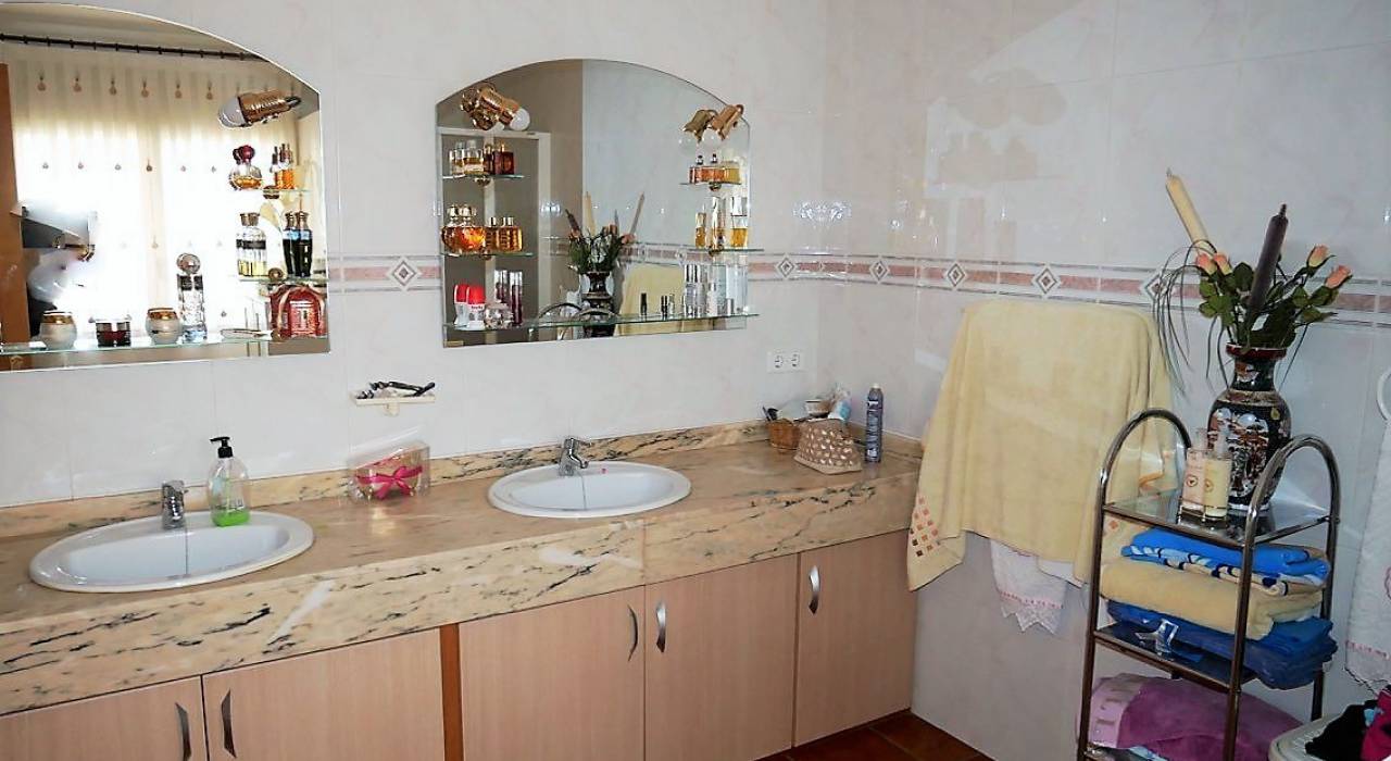 Sale - Villa - La Nucia