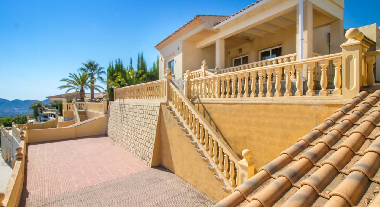 Sale - Villa - La Nucia