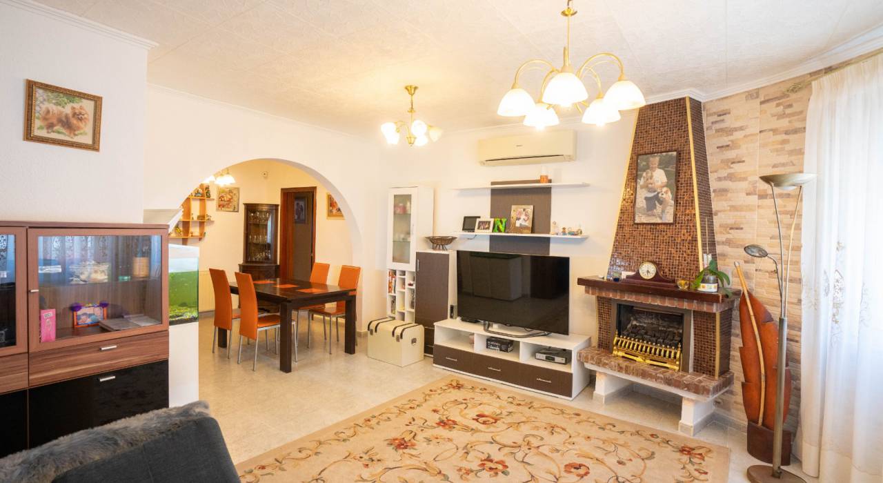 Sale - Villa - Pilar de la Horadada - Pinar de Campoverde