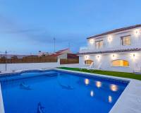 Sale - Villa - Torrevieja - Los Balcones