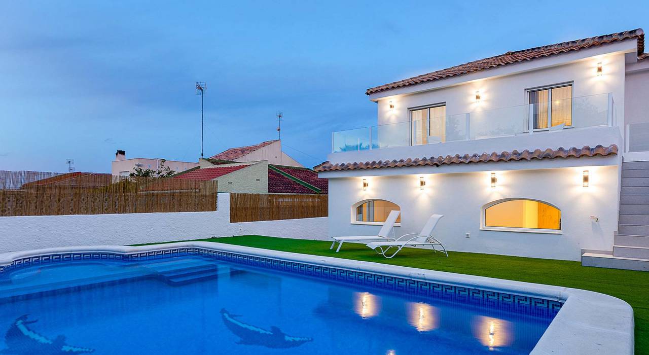 Sale - Villa - Torrevieja - Los Balcones