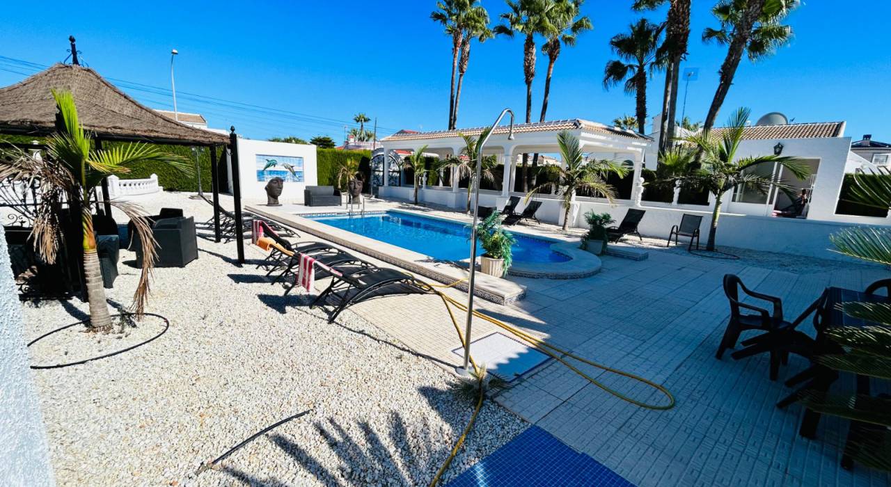 Venta - Chalet - Torrevieja - San Luis