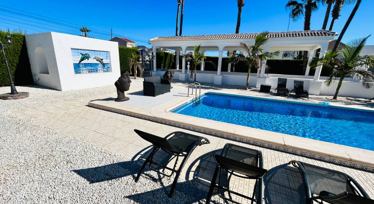 Venta - Chalet - Torrevieja - San Luis