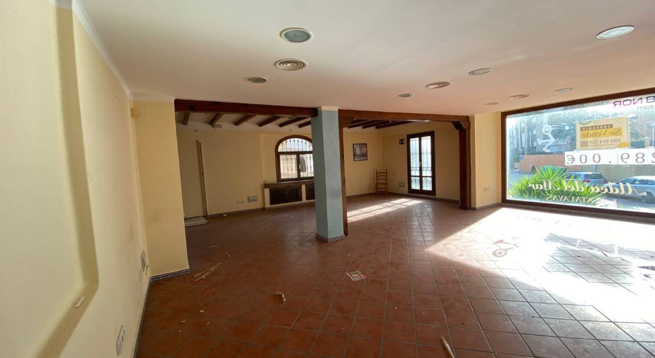 Venta - Propiedad comercial  - Torrevieja