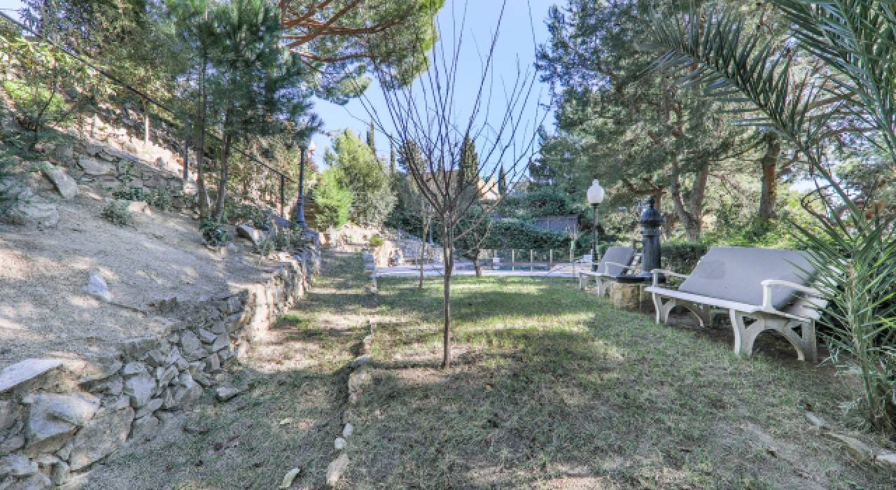 Venta - Villa - Barcelona  - Alella