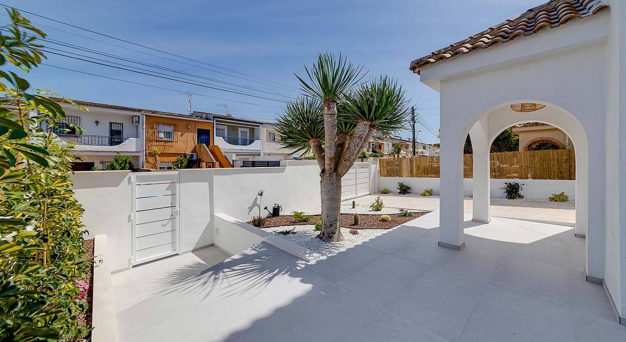 Venta - Villa - Torrevieja - Los Balcones