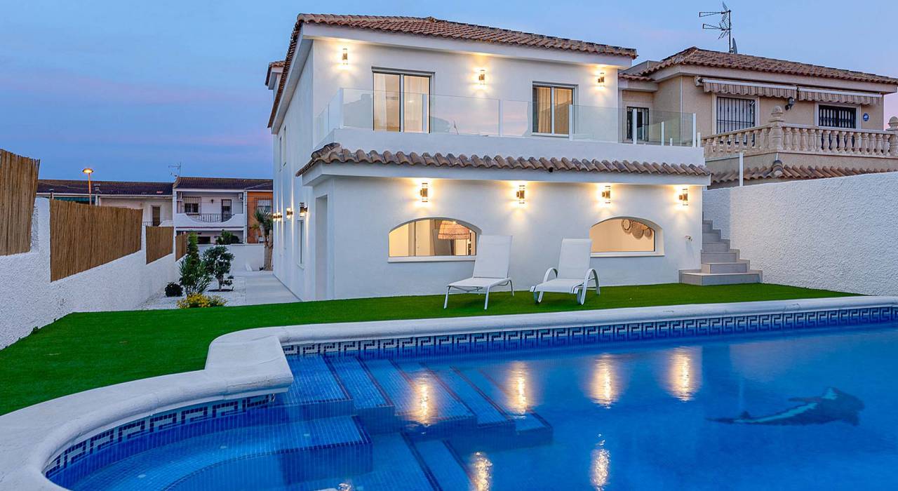 Venta - Villa - Torrevieja - Los Balcones