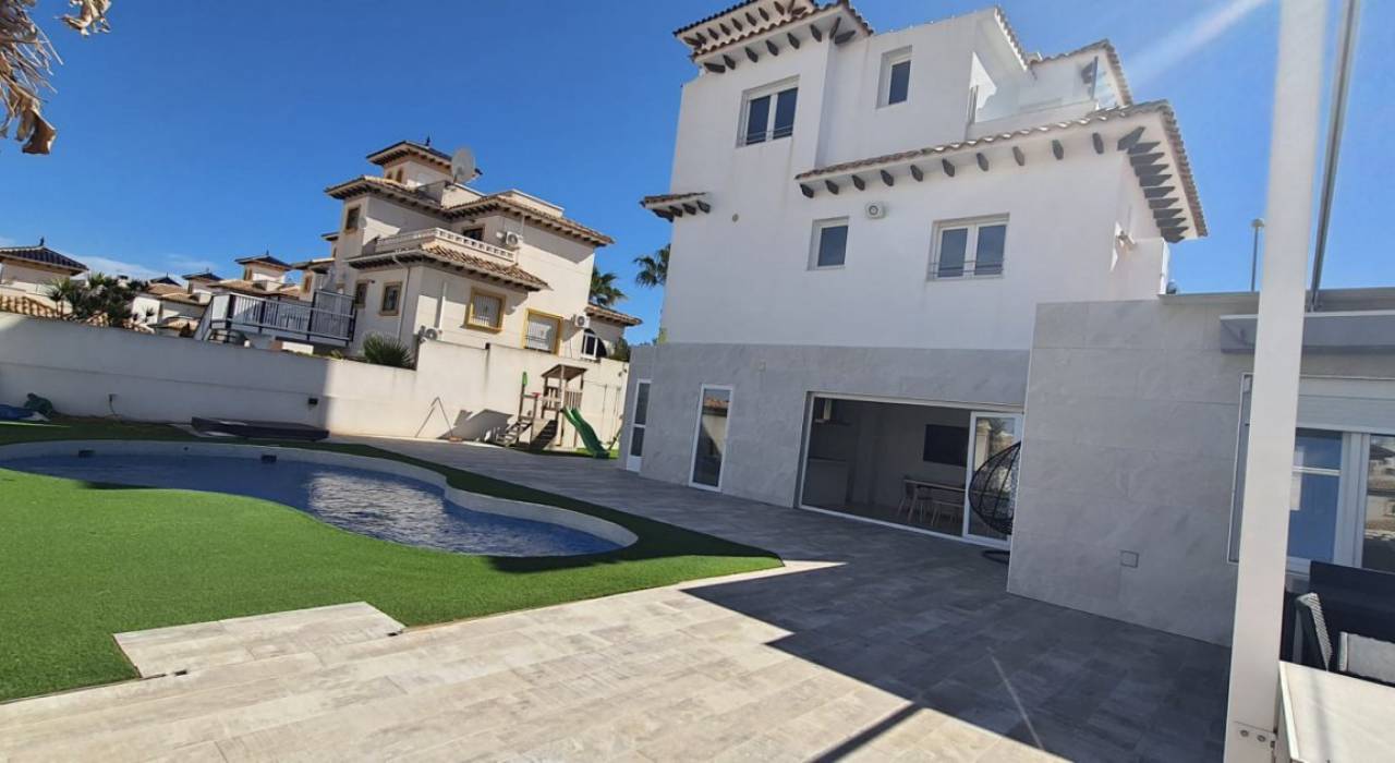 Verkauf - Villa - Orihuela Costa - Cabo Roig