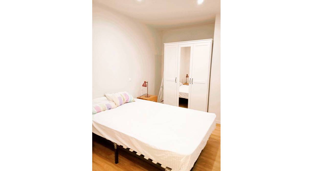 Verkauf - Wohnung - Barcelona  - Sant Antoni