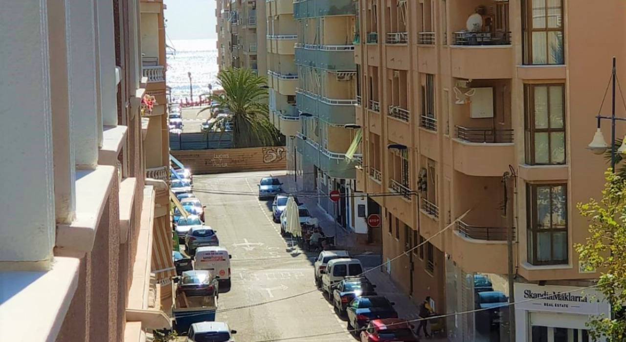 Вторичный рынок - Апартамент - Torrevieja - Centro