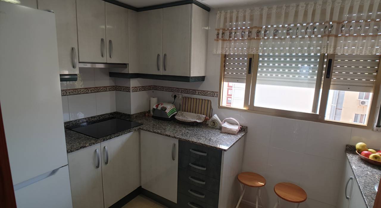 Wtórny - Apartament - Gandía - Grao y Playa