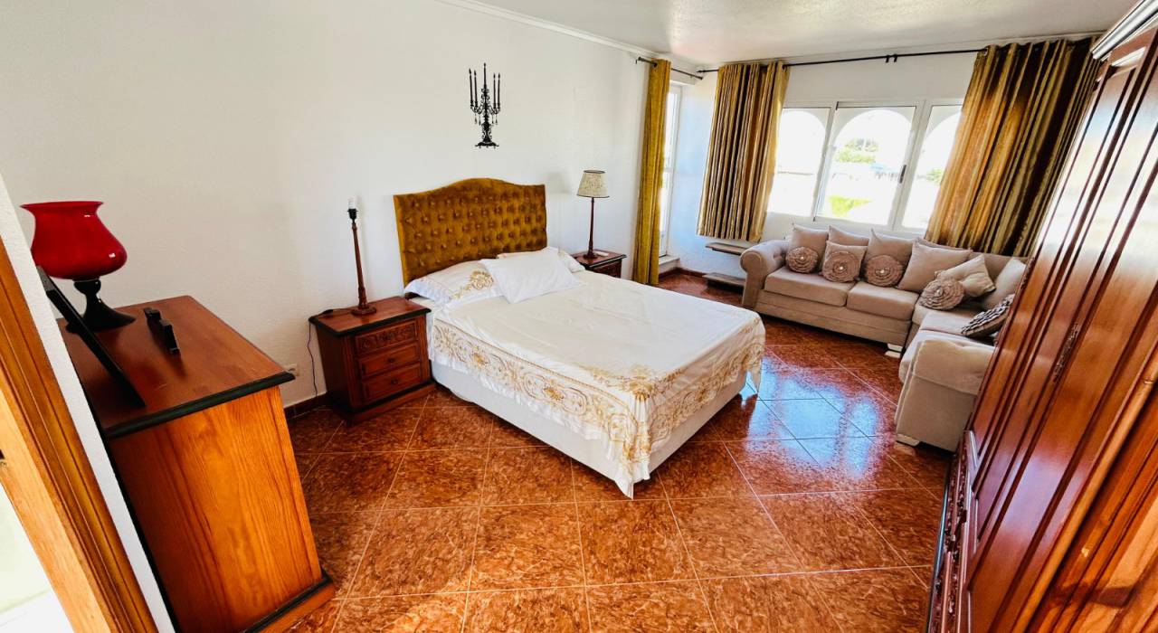 Wtórny - Chalet - Torrevieja - San Luis