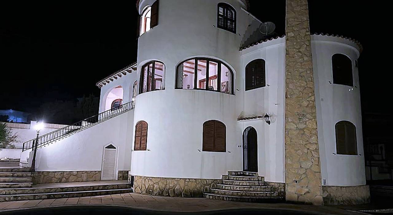 Wtórny - Willa - Calpe - Cometa