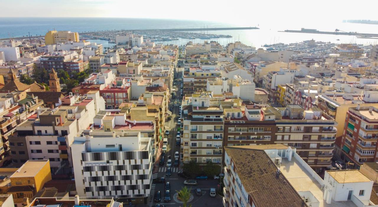 Wynajem na długi czas - Własność handlowa - Torrevieja - Centro